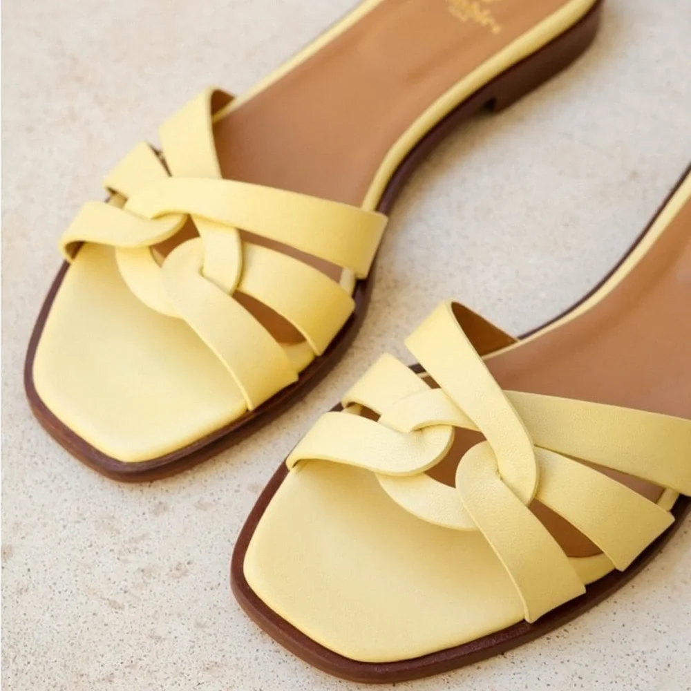 Bobbie’s Paris Thais Flat Sandals – Cheesecake Yellow – Size 39 / US 8